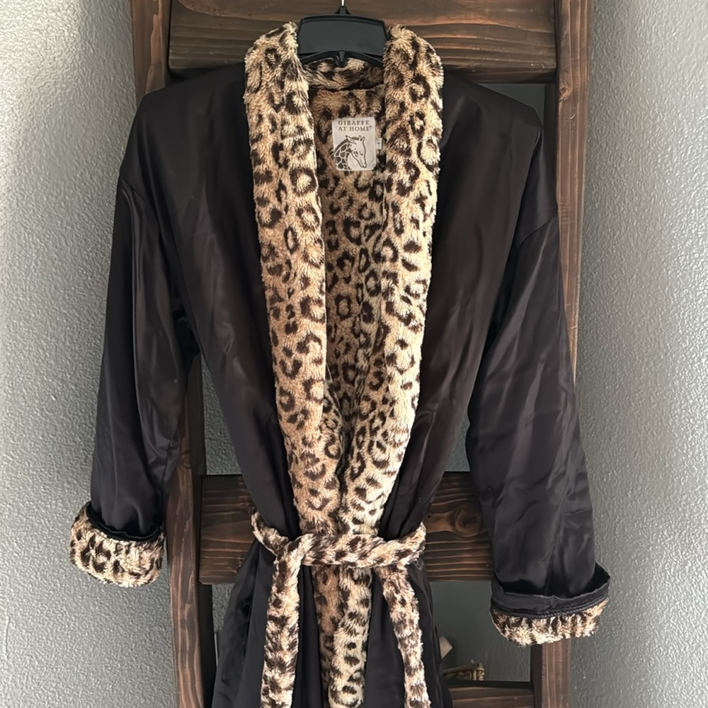 Giraffe at Home Luxe Satin Robe Size 1
